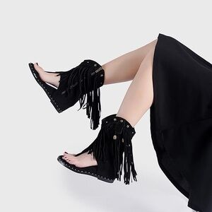 Women Tassel Gladiator Flats Thong Flip Flops Sandal Rivets Bohemian Fringe